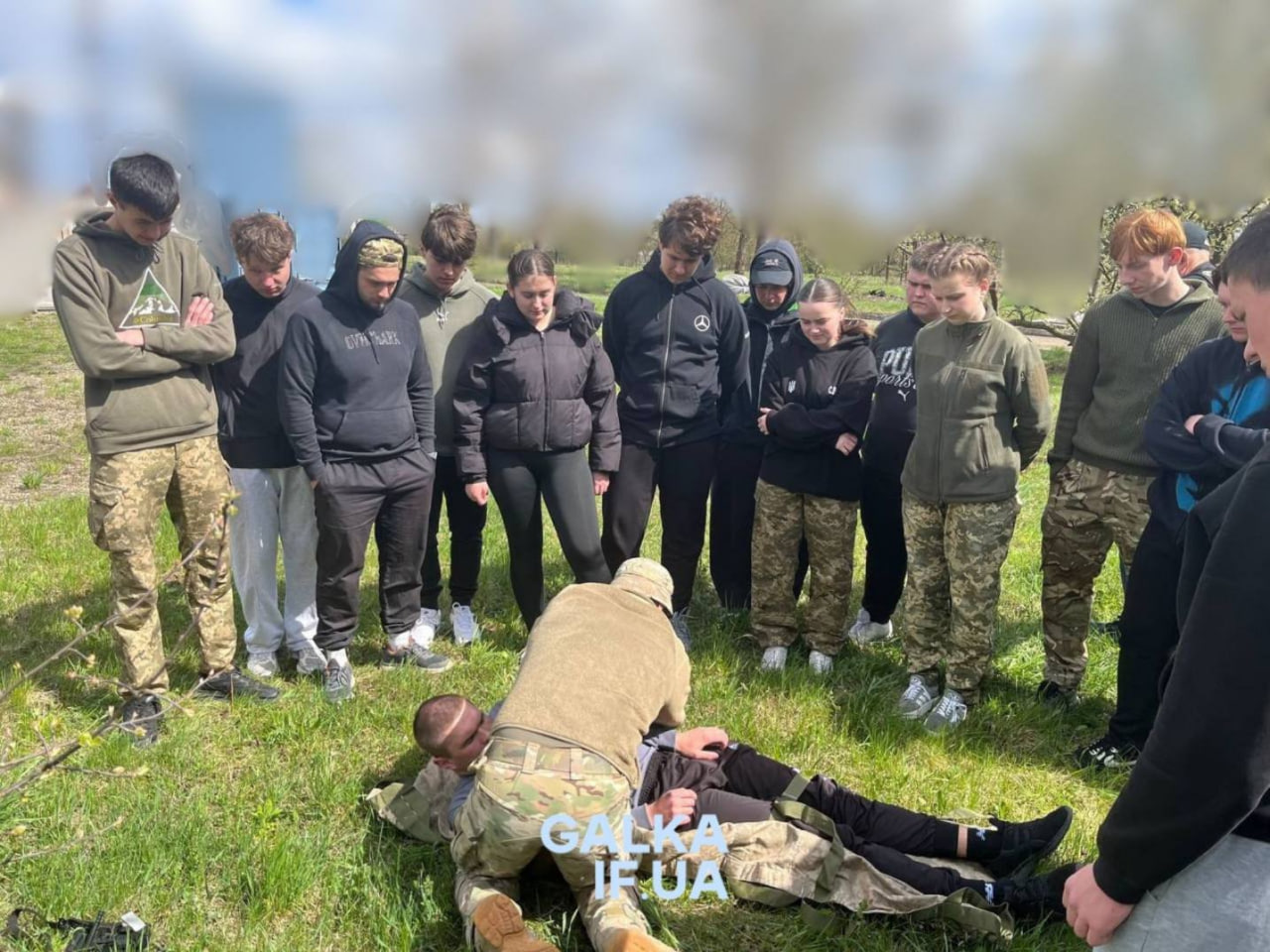 Фото до матеріалу: Бійці ССО навчили студентів Франківщини засідкам та тактичній медицині