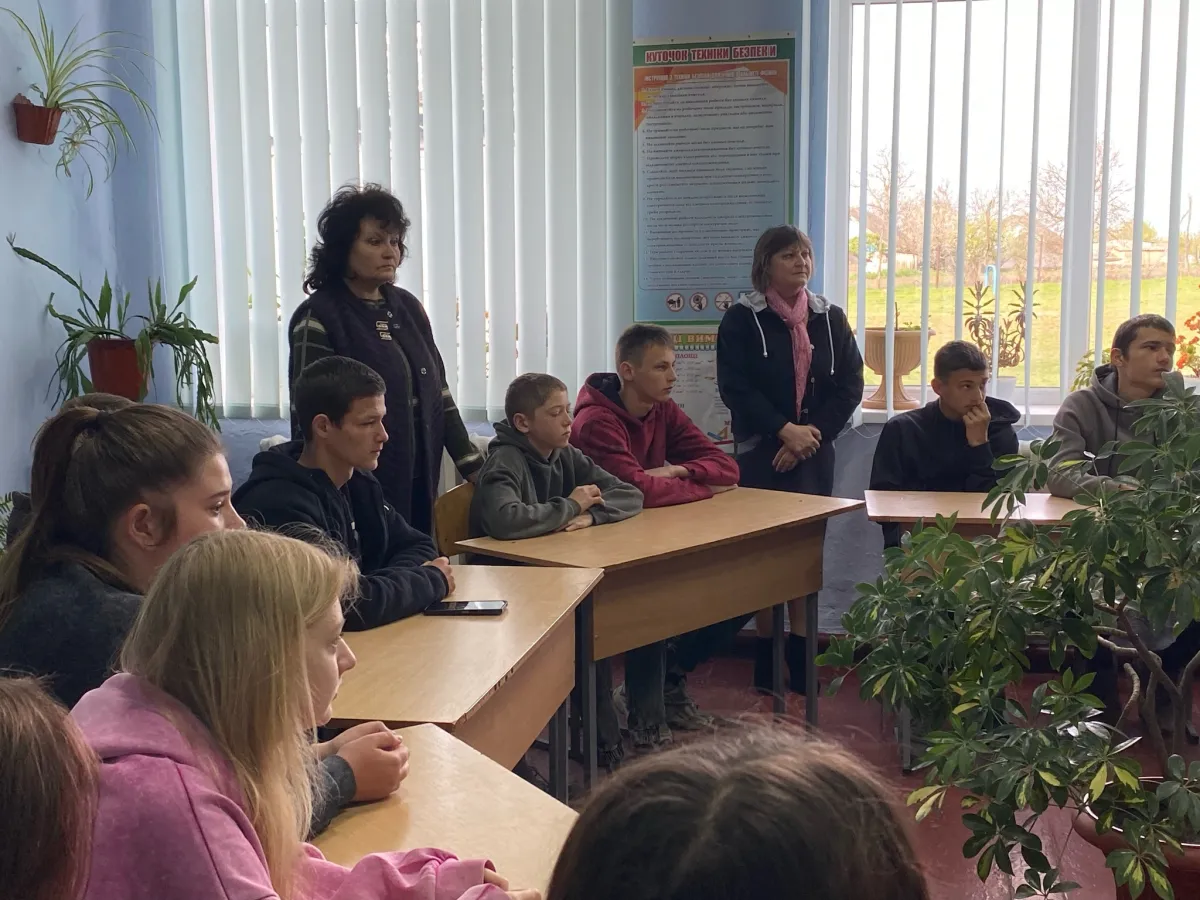 Фото до матеріалу: Школярів Окнянщини навчили долати тривогу: провели тренінг із ментального здоров'я