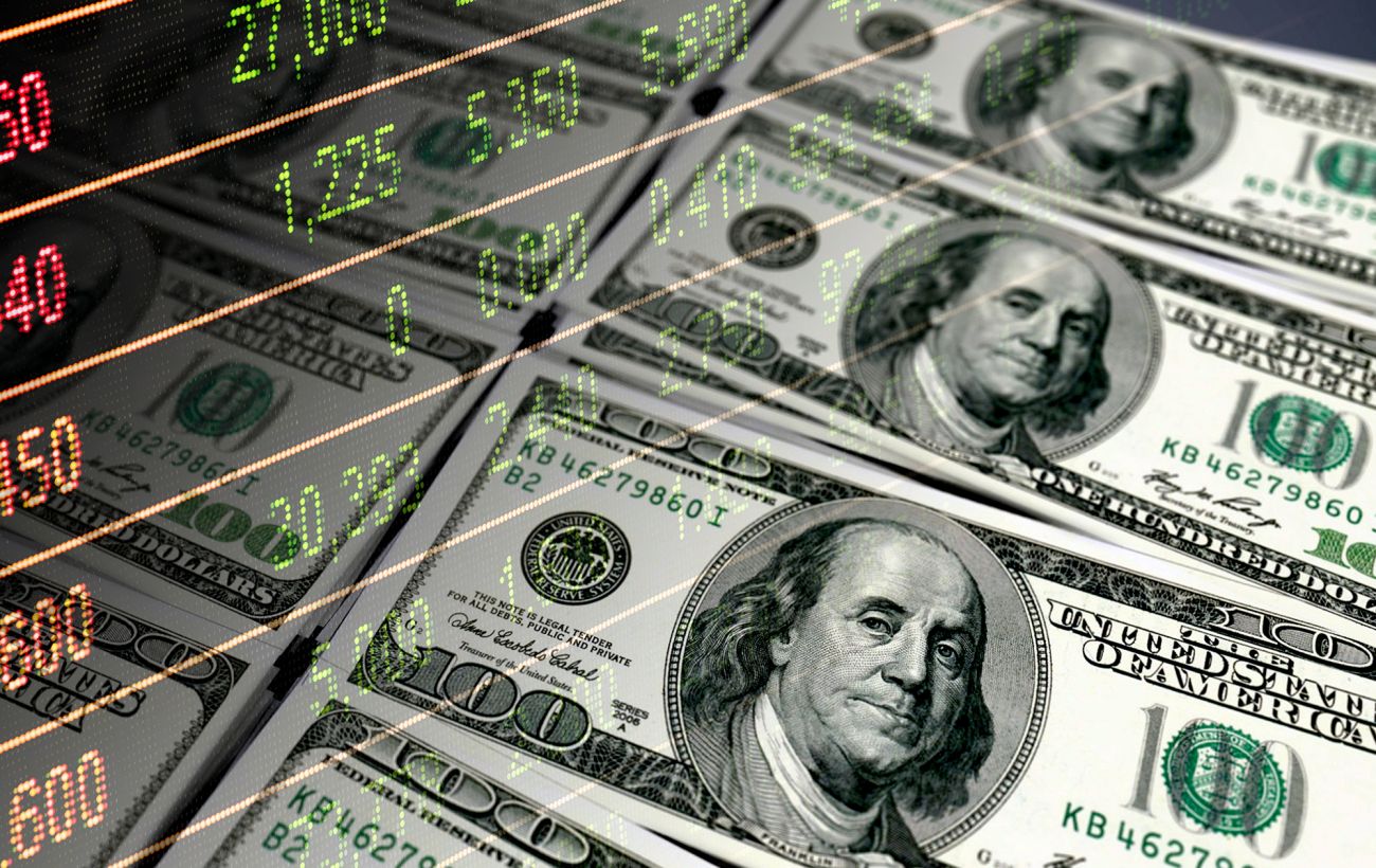 Фото до матеріалу: Курс долара на 13 травня: зріс до 43,97 грн, чи буде 45 гривень