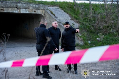 Фото до матеріалу: На Рівненщині поранено військових та поліцейського: розшукують чоловіка з автоматом