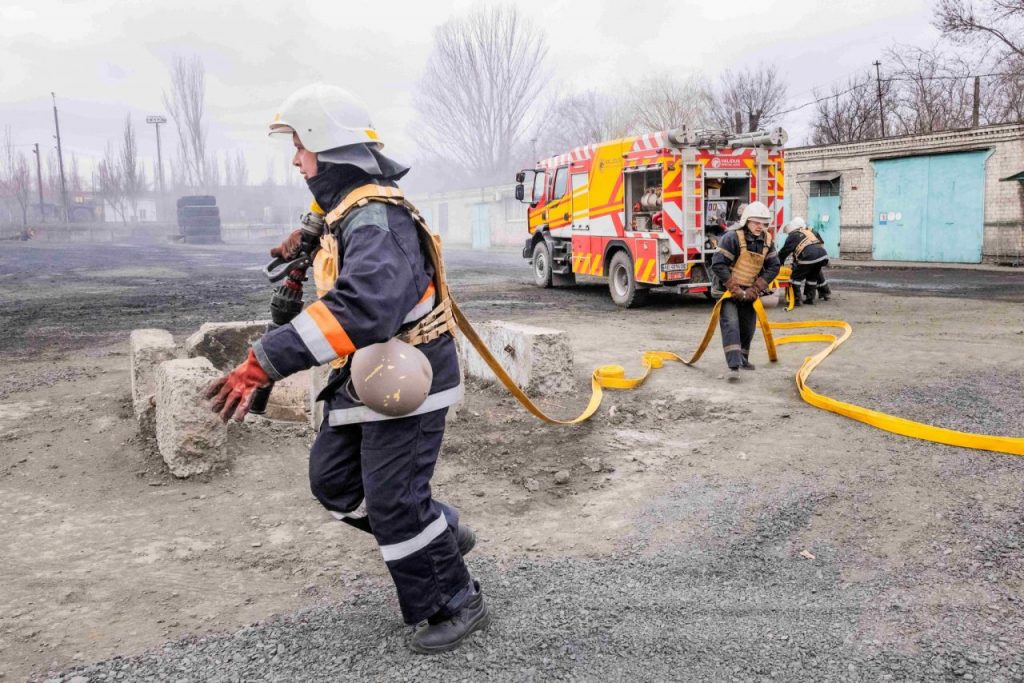 Фото до матеріалу: На Північному ГЗК відпрацювали ліквідацію наслідків бойових дій у складних умовах