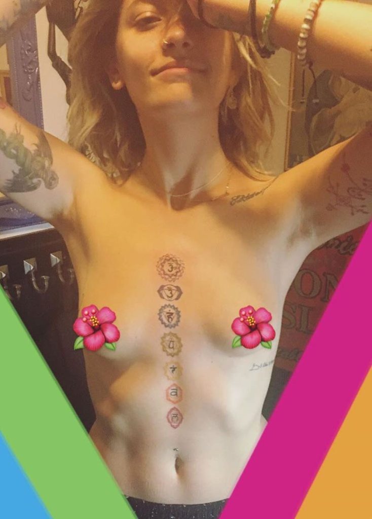Фото до матеріалу: Донька Майкла Джексона Періс показала topless-фото — ЗІРКИ