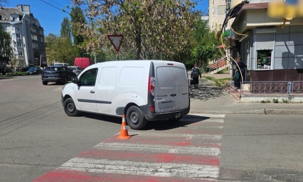Фото до матеріалу: Обстріли Київщини: троє постраждалих, пожежа на підприємстві та руйнування в Броварському і Вишгородському районах
