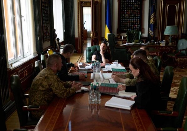 Фото до матеріалу: Зеленський анонсував масштабну реформу армії: нові виплати та контракти з червня
