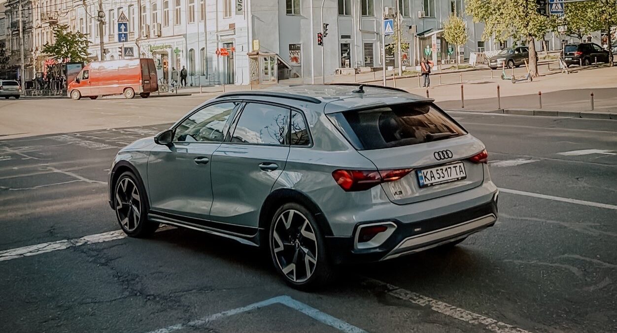 Фото до матеріалу: У Києві зафіксували рідкісний Audi A3 allstreet з витратою пального 5 літрів на 100 км