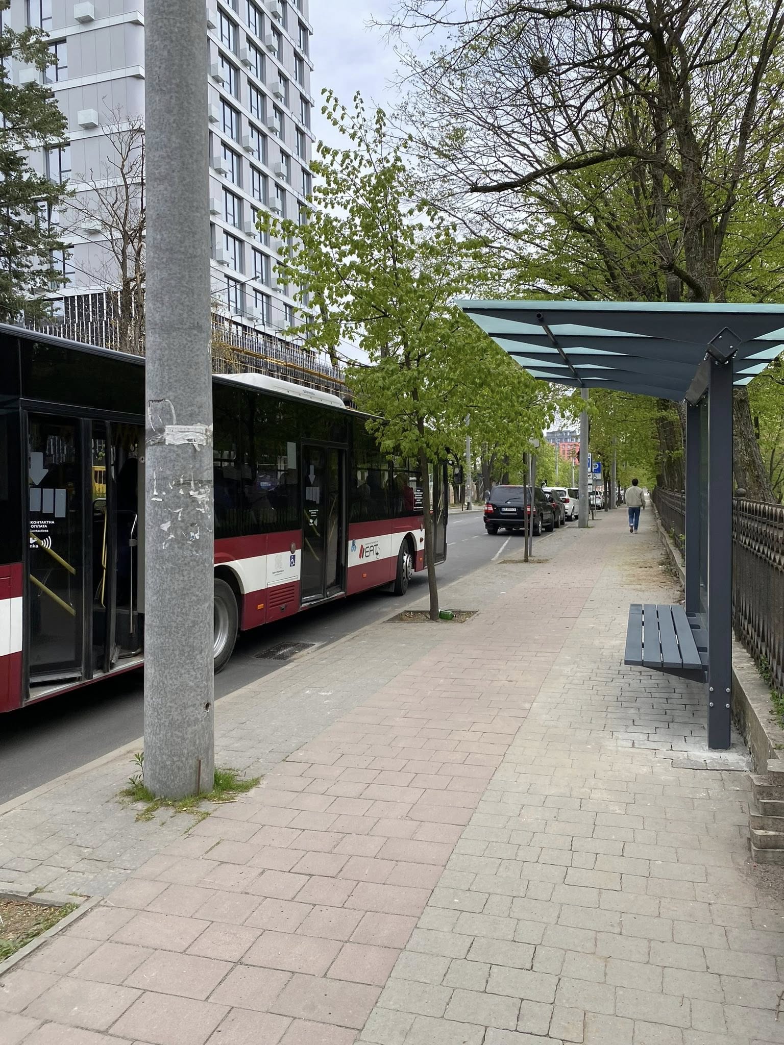 Фото до матеріалу: У Франківську на вулиці Мазепи відкрили нову зупинку громадського транспорту