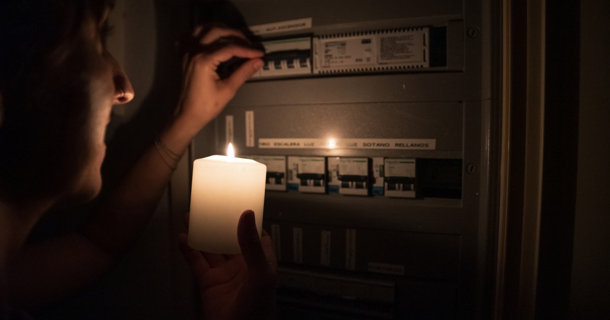 Фото до матеріалу: Обстріли енергетичних об'єктів призвели до відключень у шести областях України