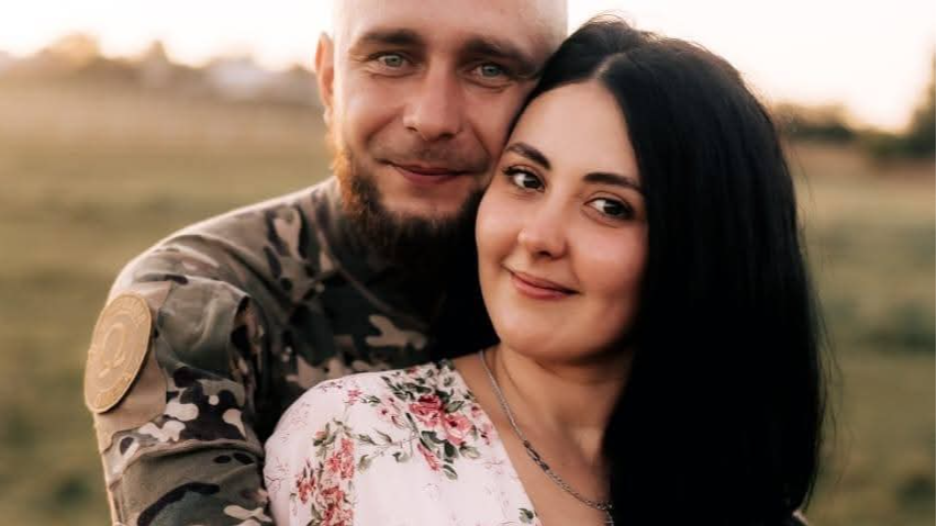 Фото до матеріалу: Дружина загиблого воїна з Волині народила доньку в день його народження