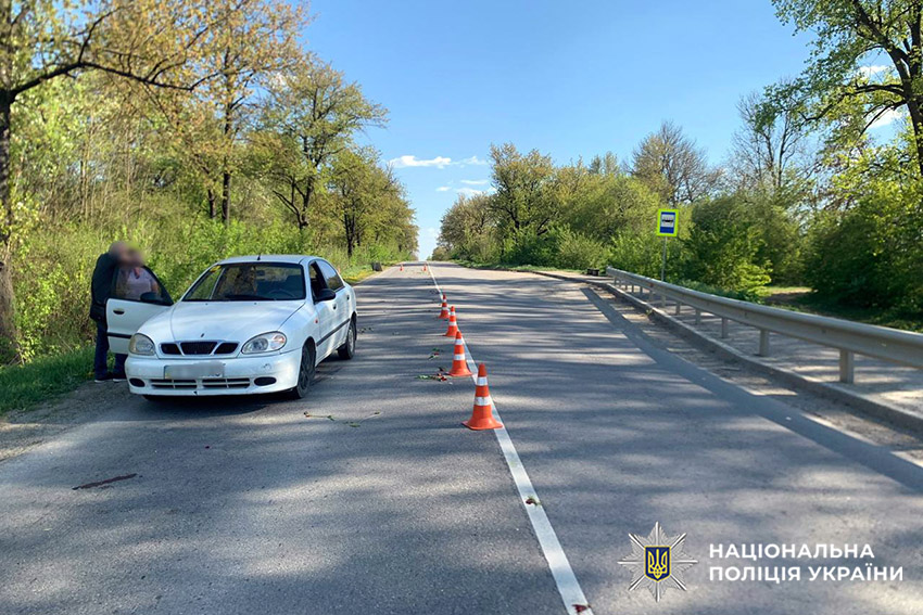 Фото до матеріалу: На хмельницькій дорозі легковик наїхав на літню жінку: поліція встановлює обставини