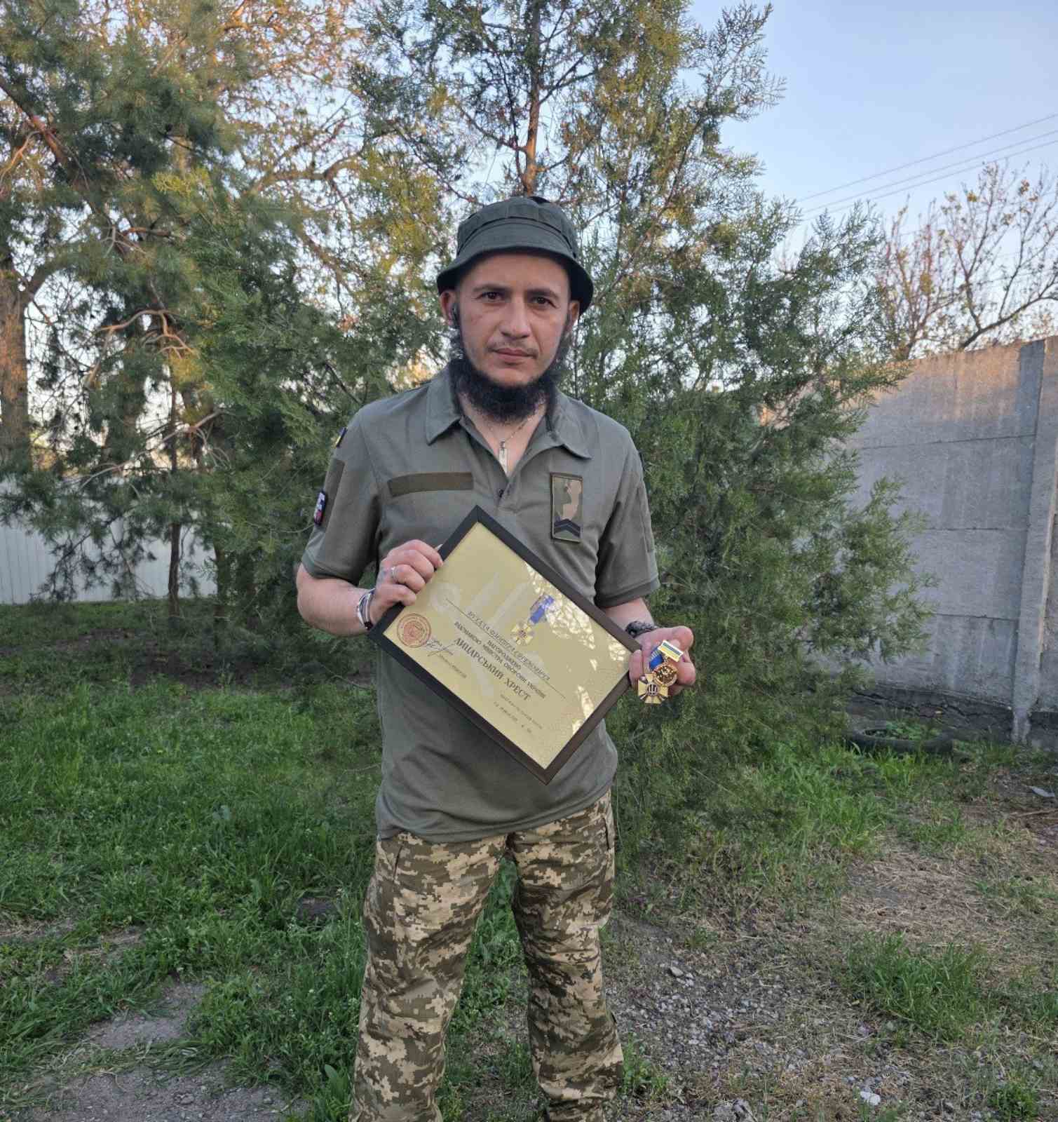Фото до матеріалу: Могилівчанин Дмитро Бухало отримав «Лицарський хрест» за бойові заслуги