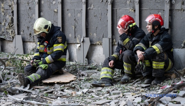 Фото до матеріалу: Київ оголосив п'ятницю днем жалоби за жертвами атаки