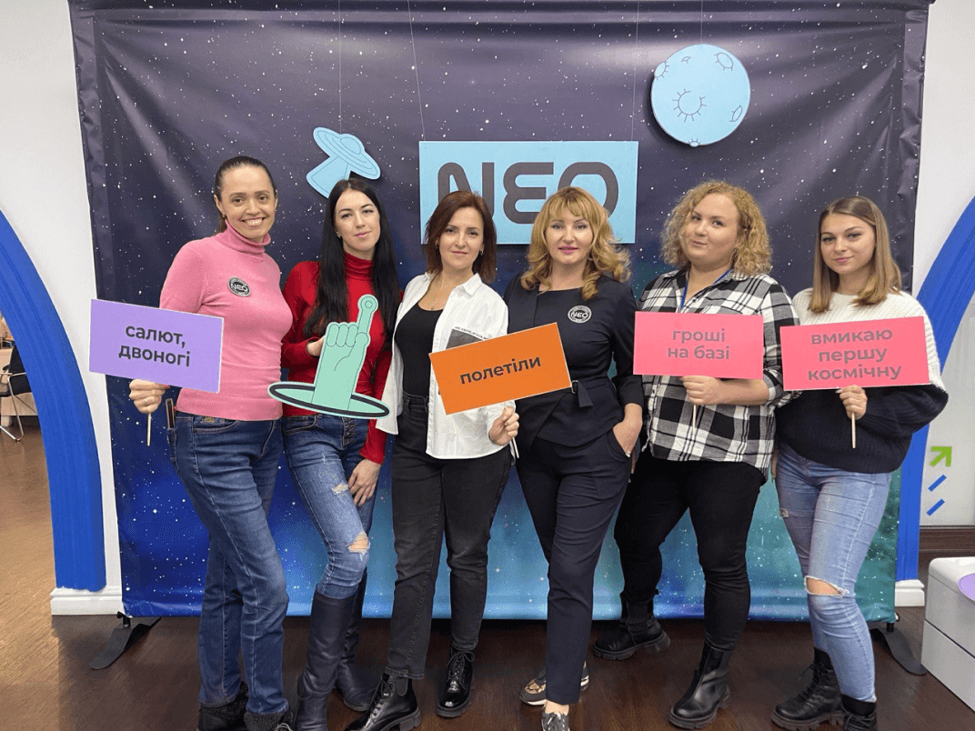 Фото до матеріалу: Історія NEOBANK: як банк зберіг довіру клієнтів під час війни