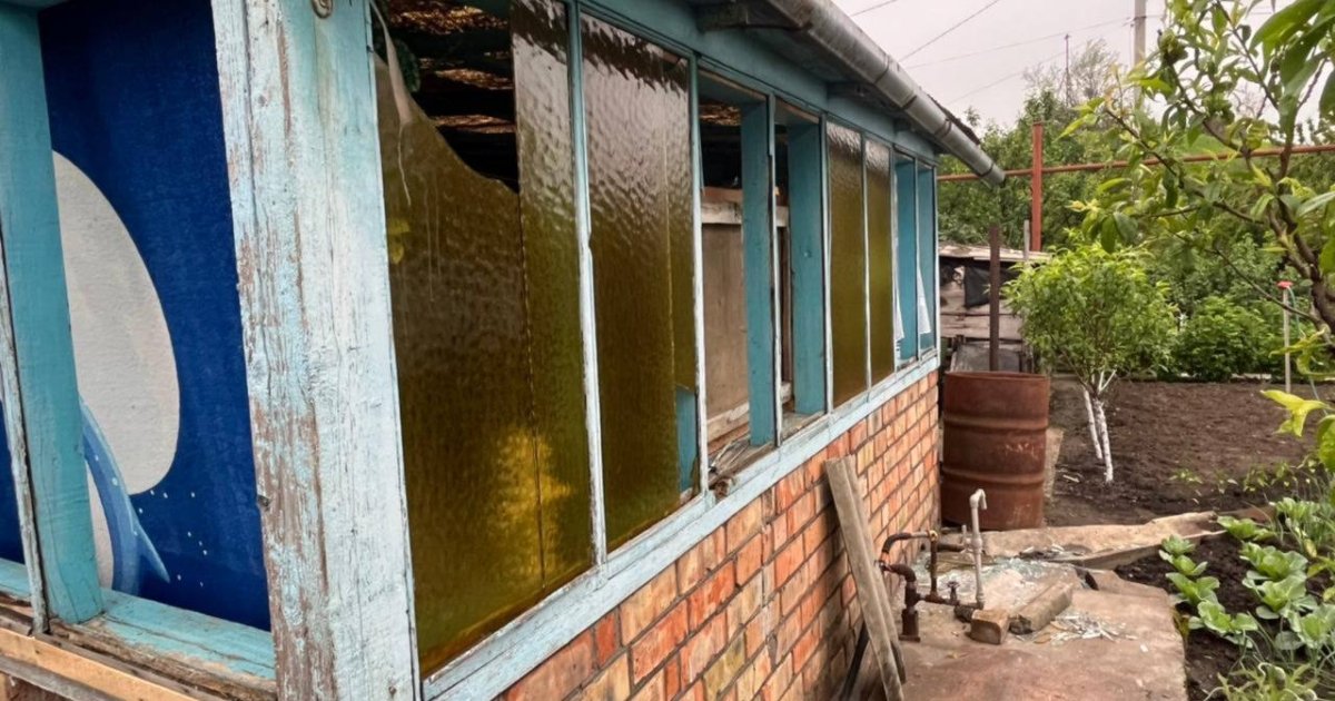 Фото до матеріалу: Обстріл Нікопольського району: постраждали троє юнаків та десятки осель