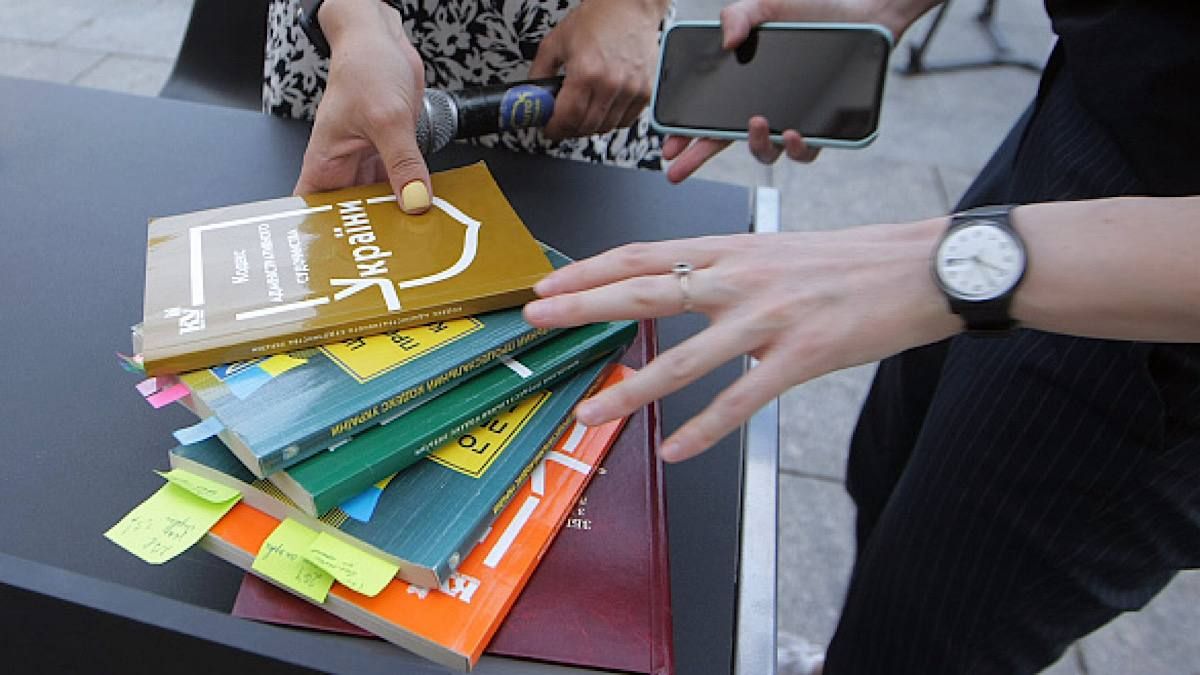Фото до матеріалу: Українці придбали 500 тисяч книг за програмою «єКнига»: що читає молодь