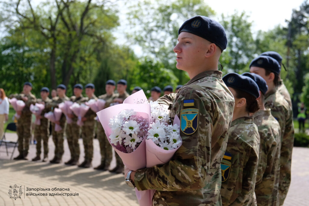 Фото до матеріалу: На Хортиці відкрили виставку матерів полеглих Героїв