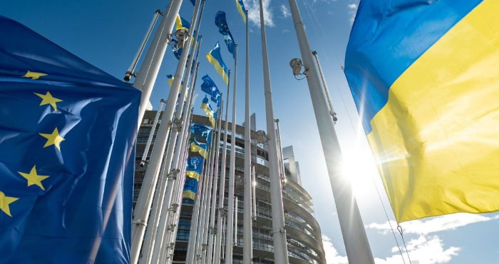 Фото до матеріалу: Окупанти продають вкрадене зерно через схему з підміною маршрутів