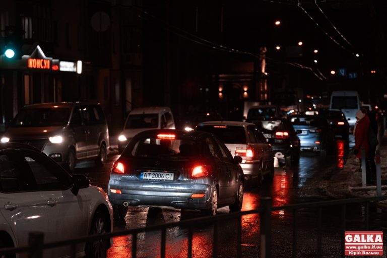 Фото до матеріалу: Марцінків: у Франківську є запаси солі, але іншим громадам не передамо