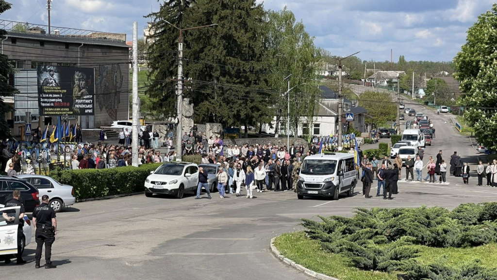 Фото до матеріалу: У Тальнові попрощалися зі стрільцем-зенітником, якого вважали зниклим безвісти