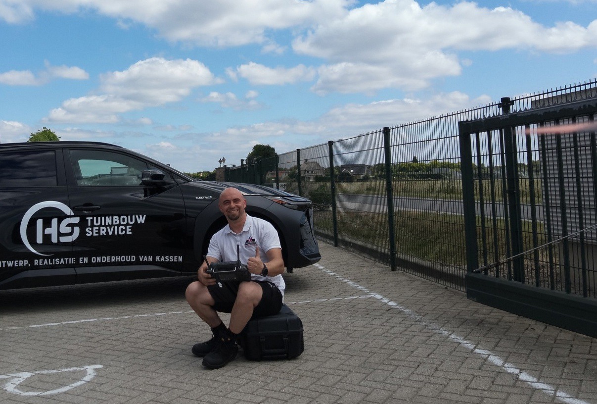 Фото до матеріалу: Дрони з тепловізорами допомагають нідерландським теплицям економити енергію