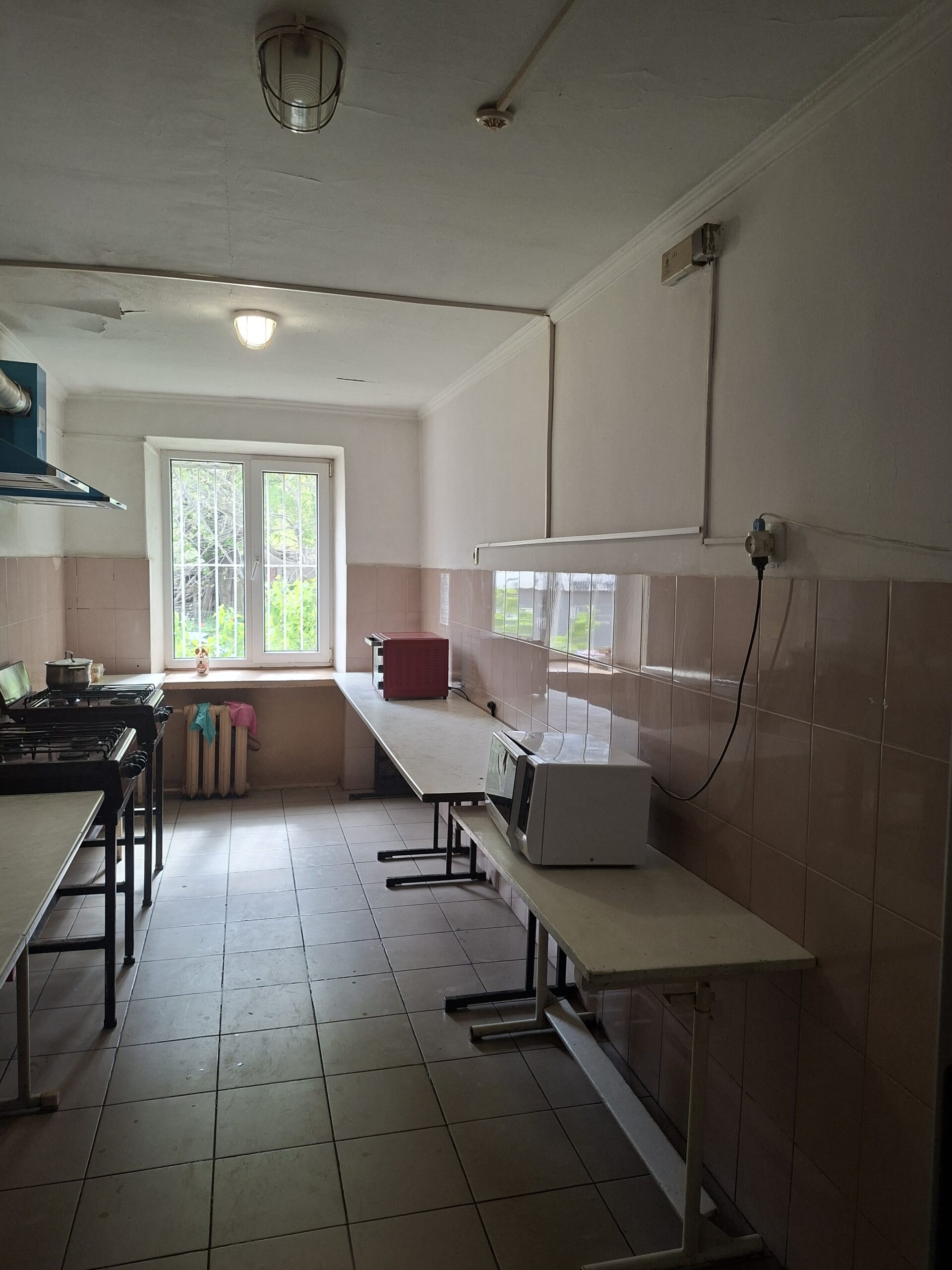 Фото до матеріалу: Чернівецький медуніверситет тримає на собі тисячі переселенців чотири роки