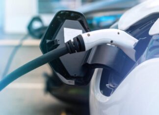 Фото до матеріалу: Tesla може випустити доступніший Cybertruck