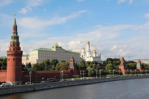 Фото до матеріалу: Паніка в Кремлі: Путін у бункері, а перед парадом 9 травня в Москві встановили тотальний контроль
