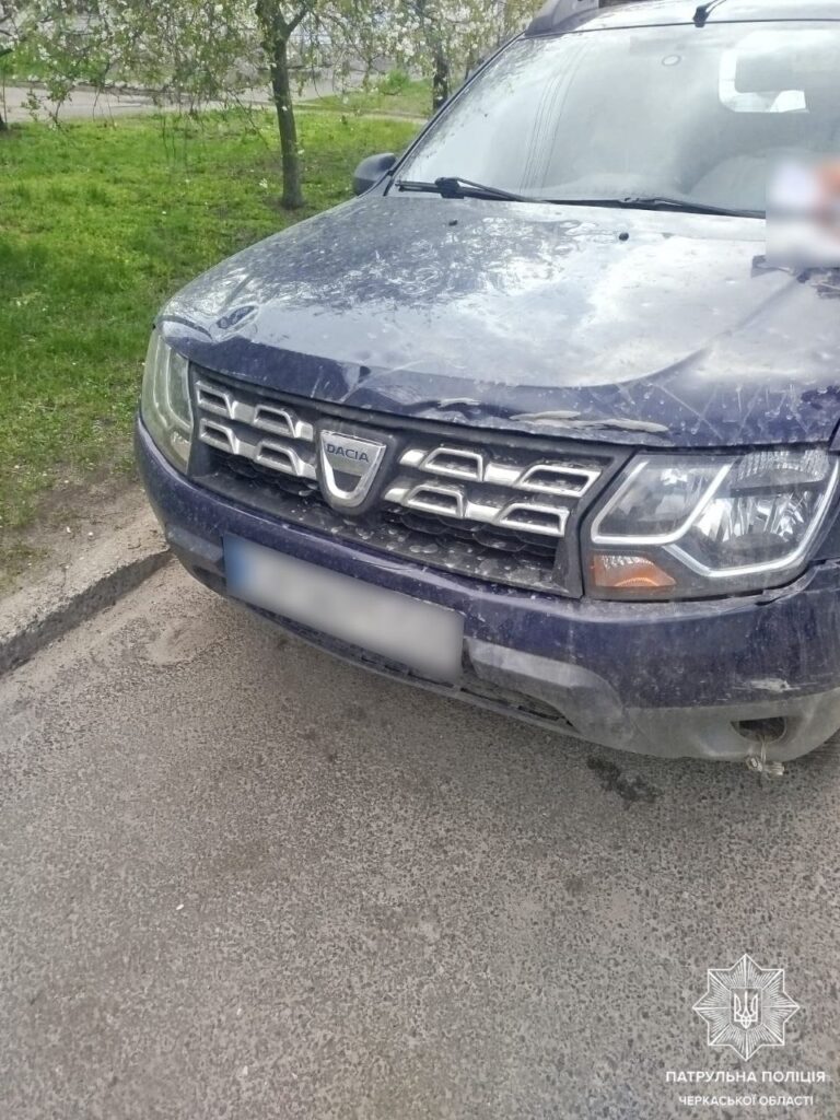 Фото до матеріалу: У Черкасах поліцейські штрафують водіїв за використання чужих номерних знаків