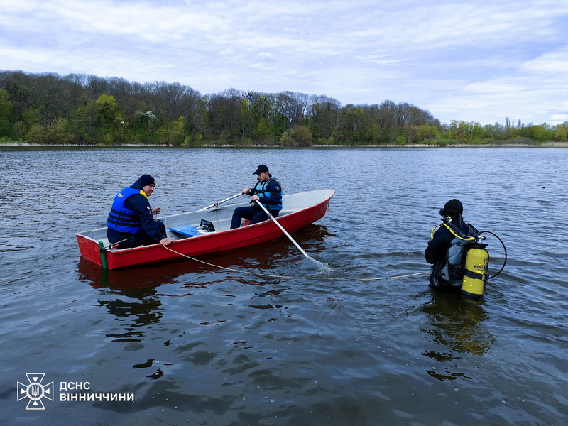 Фото до матеріалу: Водолази дістали тіло чоловіка, якого шукали два дні на Вінниччині