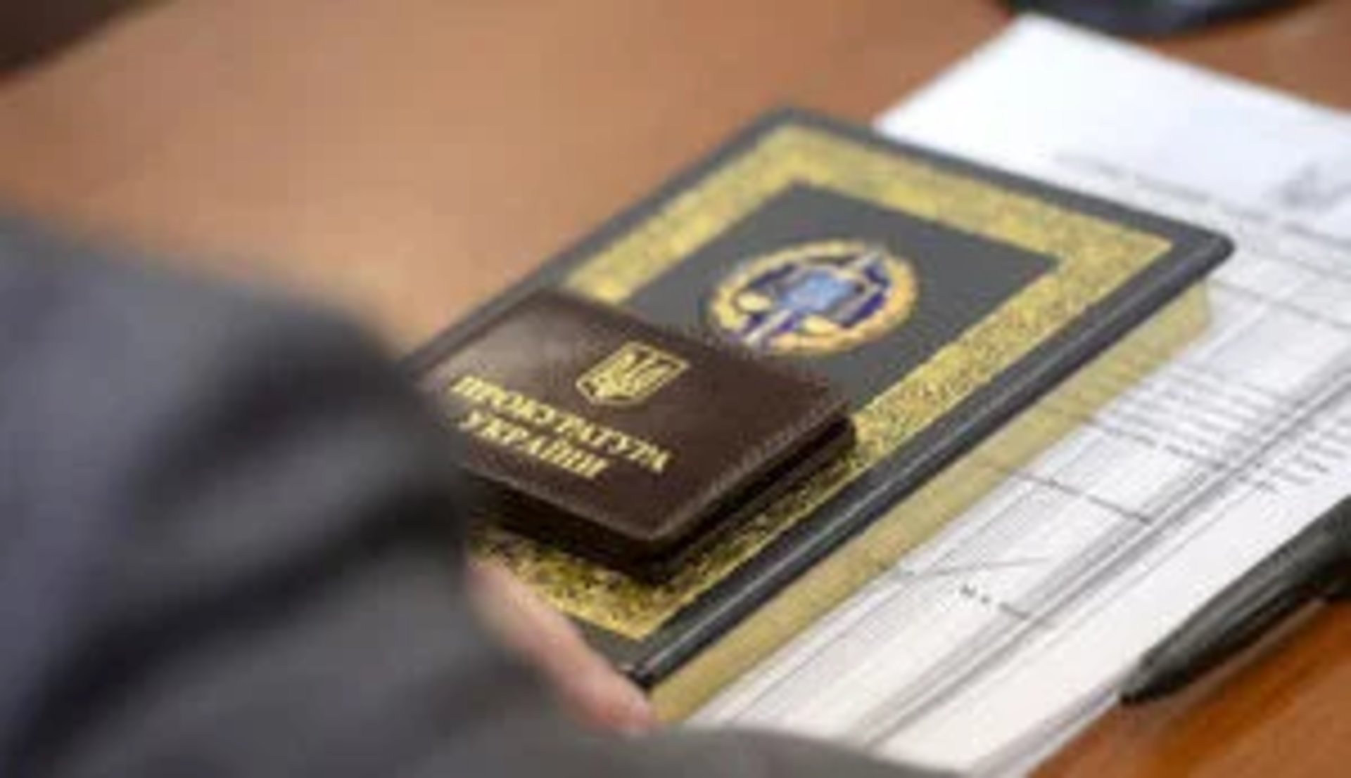 Фото до матеріалу: Прокурора, який у п'яному стані пошкодив авто у Львові, не звільнили
