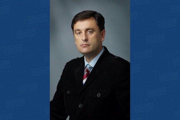 Фото до матеріалу: Депутат закликав припинити підтримку кандидата на ректора ЧНУ через зловживання
