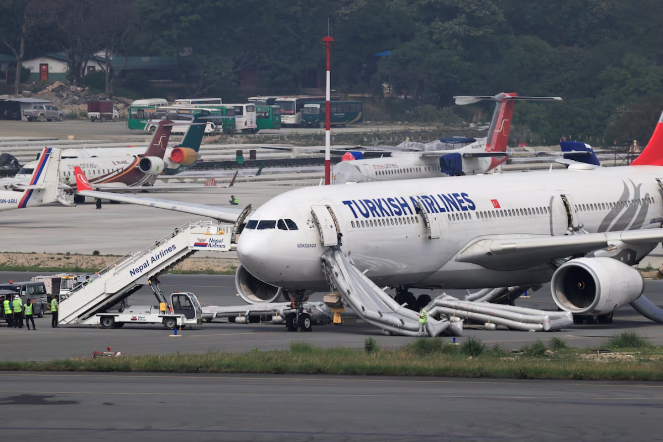 Фото до матеріалу: Пожежа на літаку Turkish Airlines у Катманду: всіх евакуювали без постраждалих