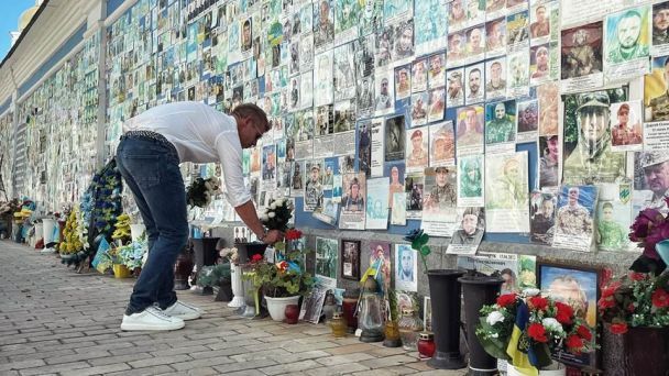 Фото до матеріалу: Петер Мадяр став лідером «Тиси»: біографія переможця виборів в Угорщині та його позиція щодо України