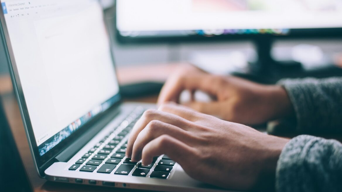 Фото до матеріалу: Ринок IT в Україні розколовся: DevOps і дизайнери живуть у різних реальностях