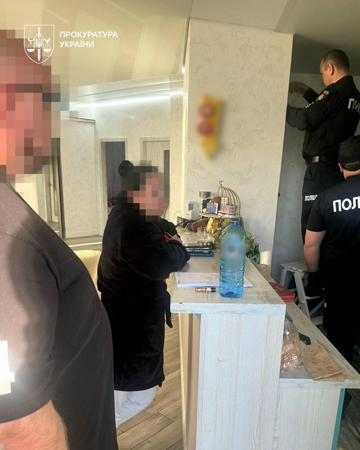 Фото до матеріалу: На Київщині викрили аферистів-аграріїв, які ошукували іноземців на €600 000