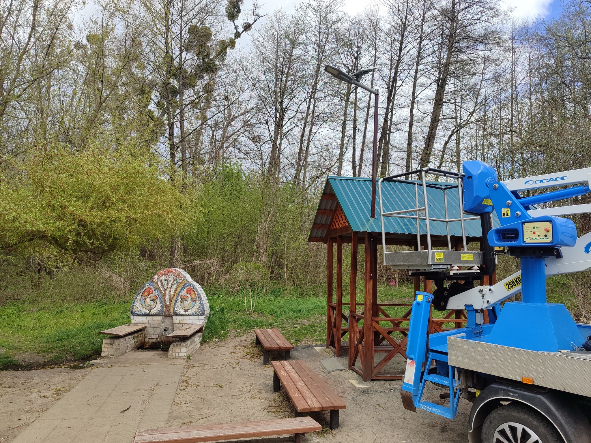 Фото до матеріалу: Нові сонячні ліхтарі освітять джерела у Звенигородці