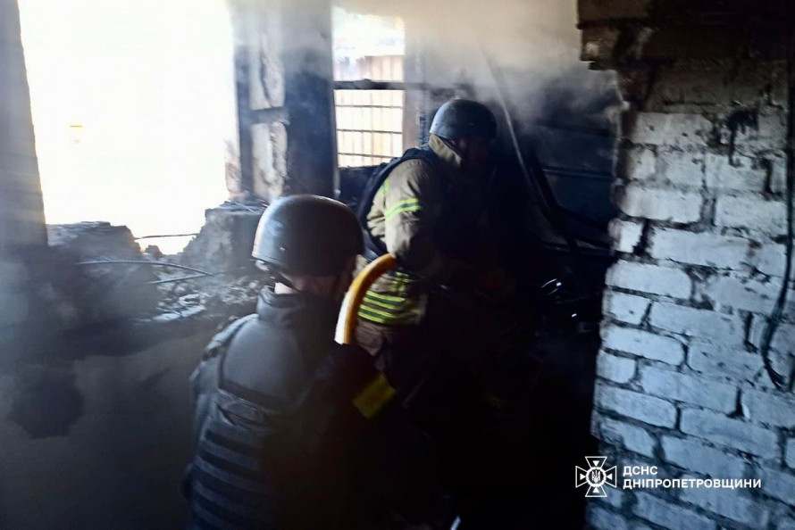 Фото до матеріалу: Російські дрони влучили у Кривий Ріг: поранені діти та руйнування житла