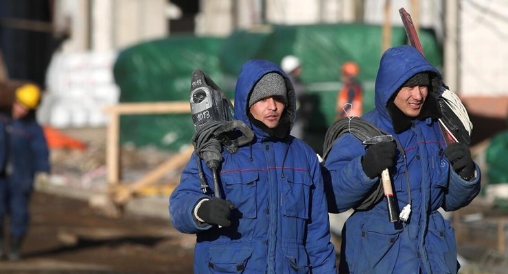 Фото до матеріалу: Кому потрібен дозвіл на роботу в Україні у 2026 році та скільки коштує оформлення