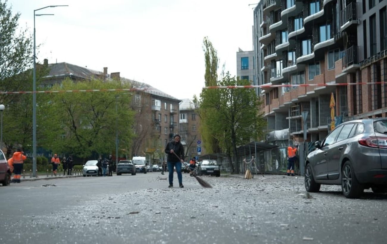 Фото до матеріалу: У Києві працює ППО: наслідки атаки дронів та заклики мера