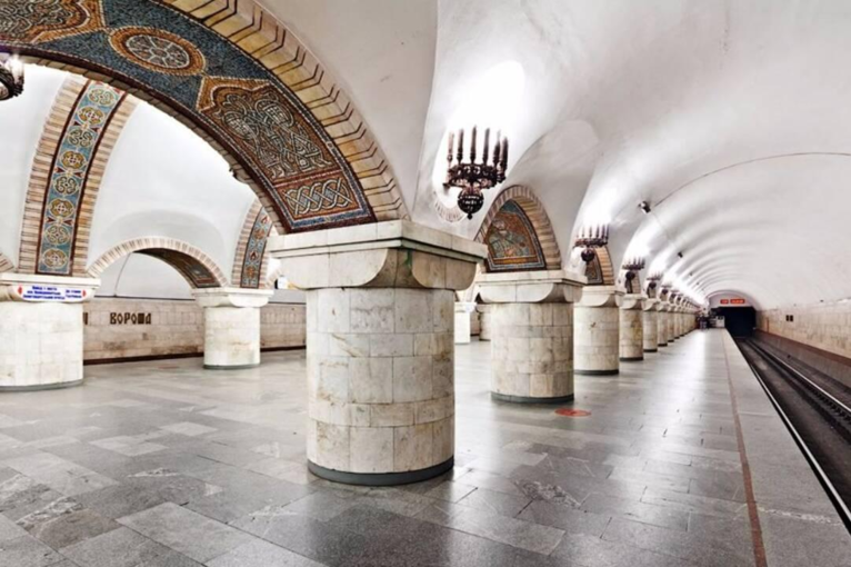 Фото до матеріалу: Кінець епохи: у київському метро остаточно закрили останні каси