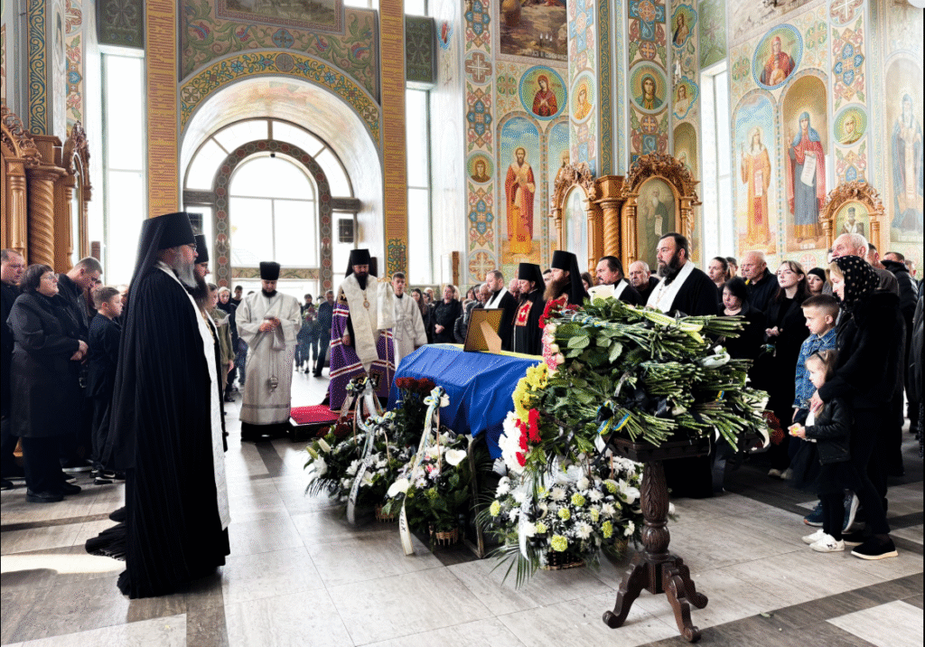 Фото до матеріалу: У Мукачеві попрощалися з Героєм України Володимиром Сурняком