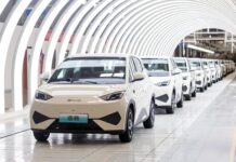 Фото до матеріалу: Tesla Model Y 2026 першою пройшла нові тести безпеки NHTSA