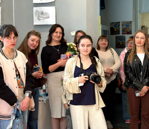 Фото до матеріалу: У Корецькому музеї відкрили першу персональну виставку юного художника Івана Олексюка
