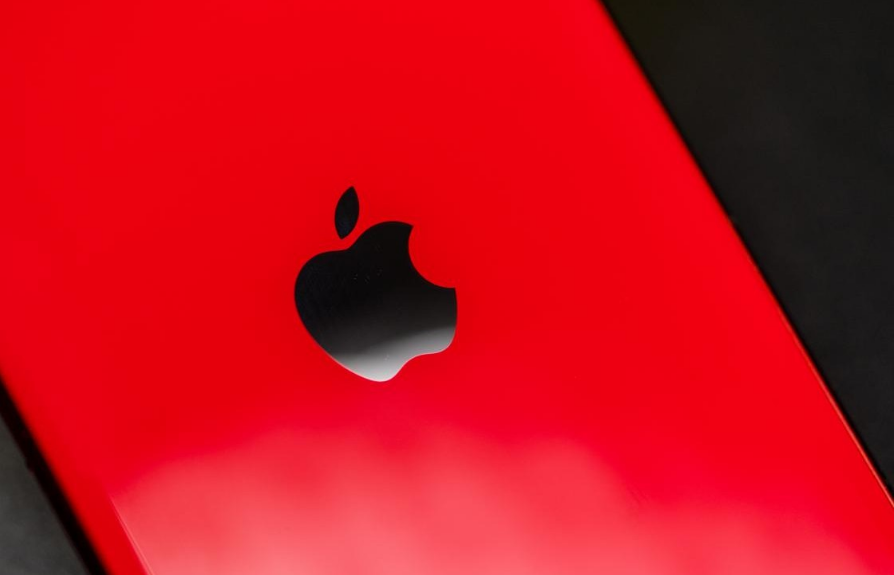 Фото до матеріалу: Виробництво iPhone 12 затримується через пандемію: Apple скорочує випуск на 20%