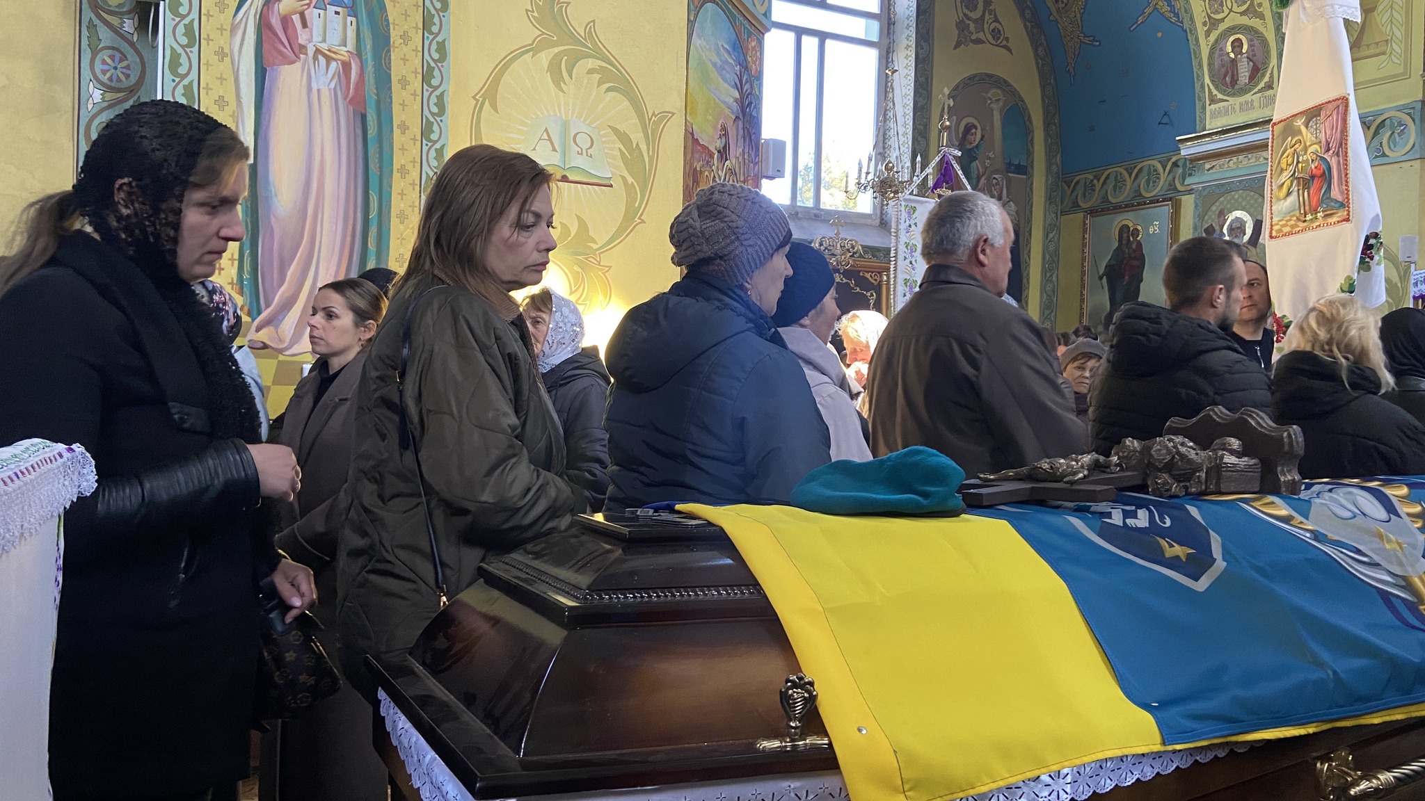 Фото до матеріалу: Белзька громада провела в останню дорогу захисника Івана Голуба