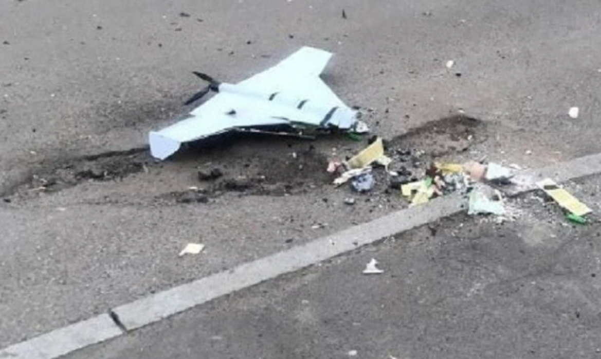 Фото до матеріалу: Ворожий БпЛА розірвався на шматки над будинком на Оболоні