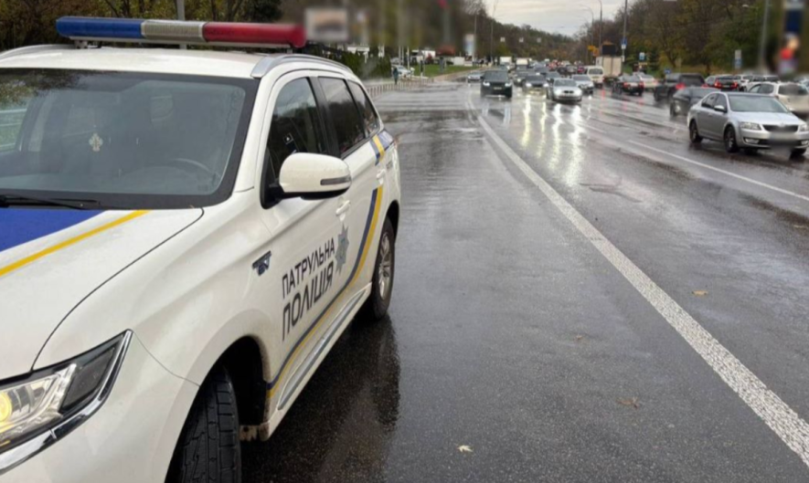 Фото до матеріалу: Затори в Києві через ДТП біля метро «Шулявська»: як об'їхати зону обмежень