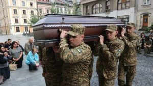 Фото до матеріалу: Громада Львова попрощалася з Владиславом Благославенним та його сином Данілом