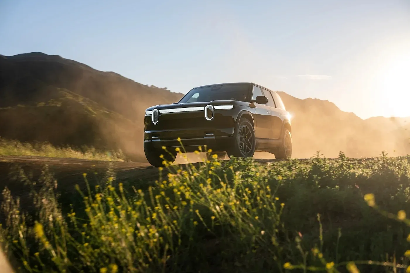 Фото до матеріалу: Перші власники Rivian R2 отримали безкоштовний пакет з довічним автопілотом