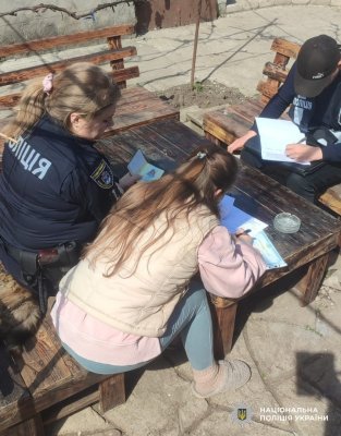 Фото до матеріалу: У Новому Бугу постраждала родина та пошкоджені будинки після ворожої атаки