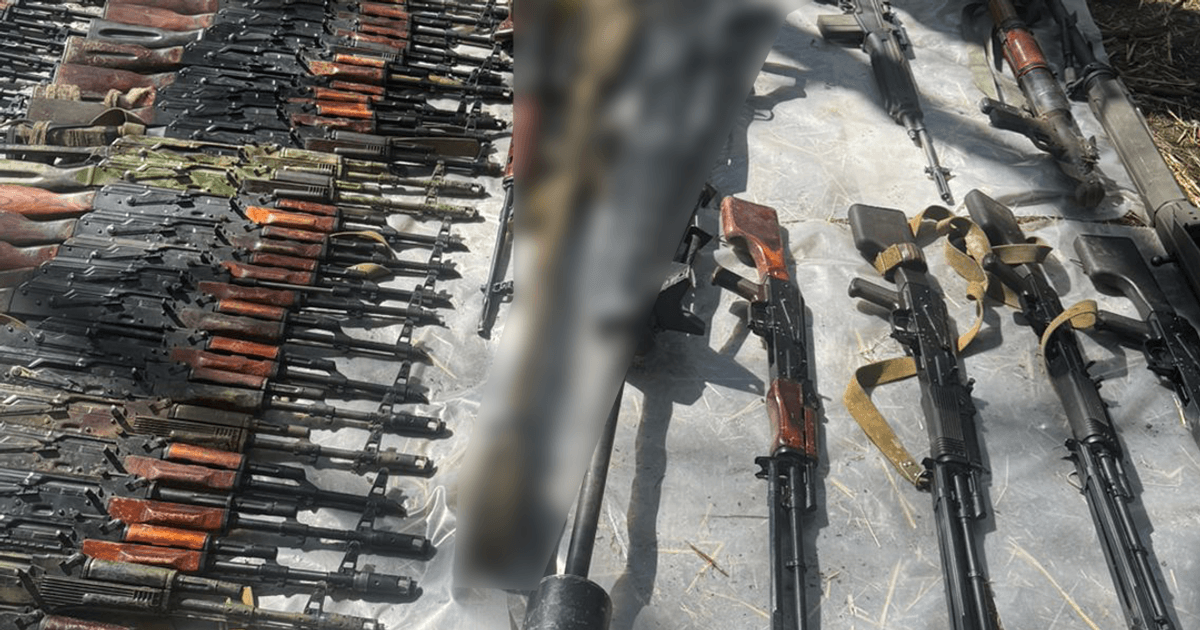 Фото до матеріалу: Ліквідовано канал постачання «нагородної» зброї для проросійських діячів: затримано учасників схеми